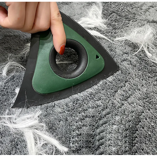 Odstraňovač zvířecích chlupů do auta