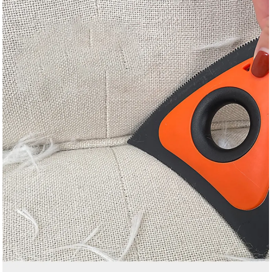 Odstraňovač zvířecích chlupů do auta