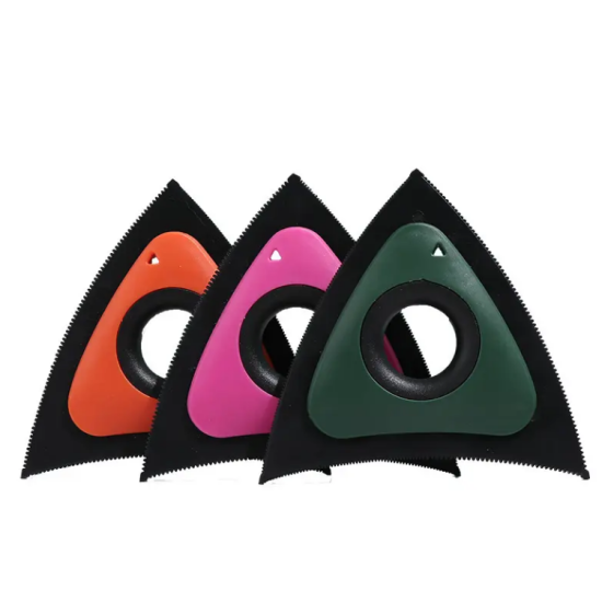 Odstraňovač zvířecích chlupů do auta