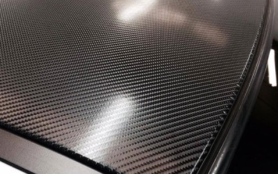 Lepení karbonové fólie na střechu