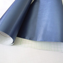 Modrý broušený hliník