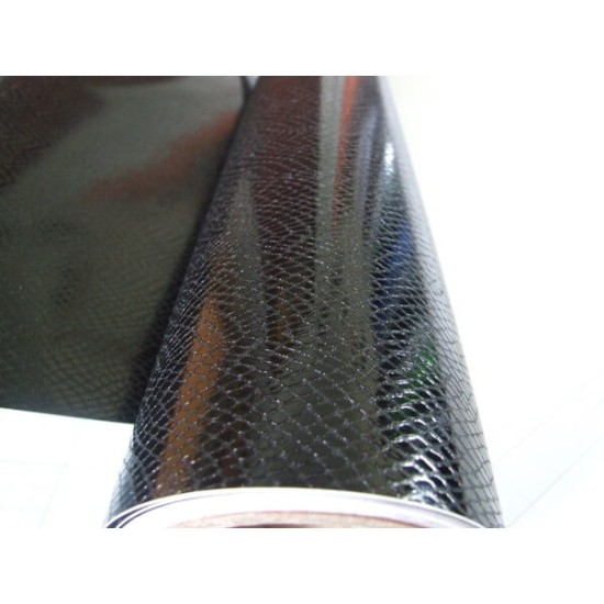 Černá hadí kůže