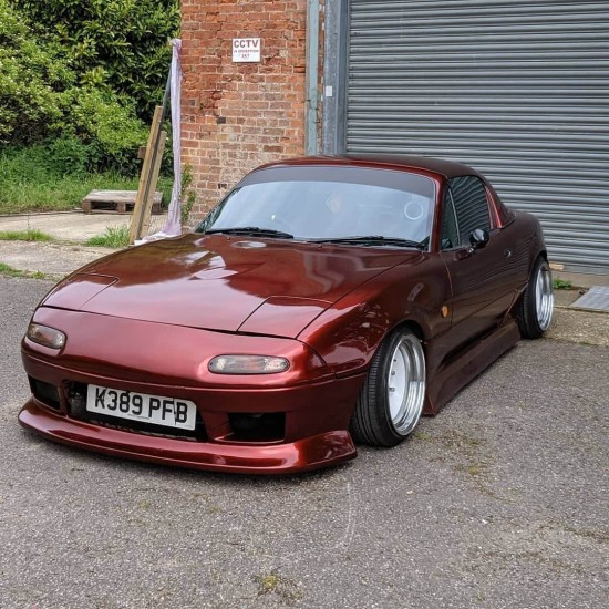 Tmavá červená lesklá Aluminium metalická fólie - HD